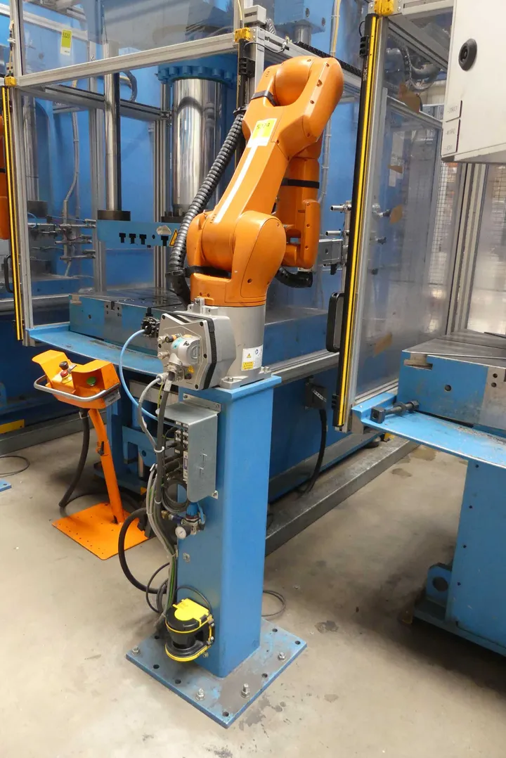 KUKA Roboter Typ KR R1100-2
